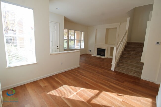 Building Photo - $6,195 - Gorgeous 2 Story 3 Bedroom 2.5 Bath Home steps away from Downtown Mountain View and Cal ...