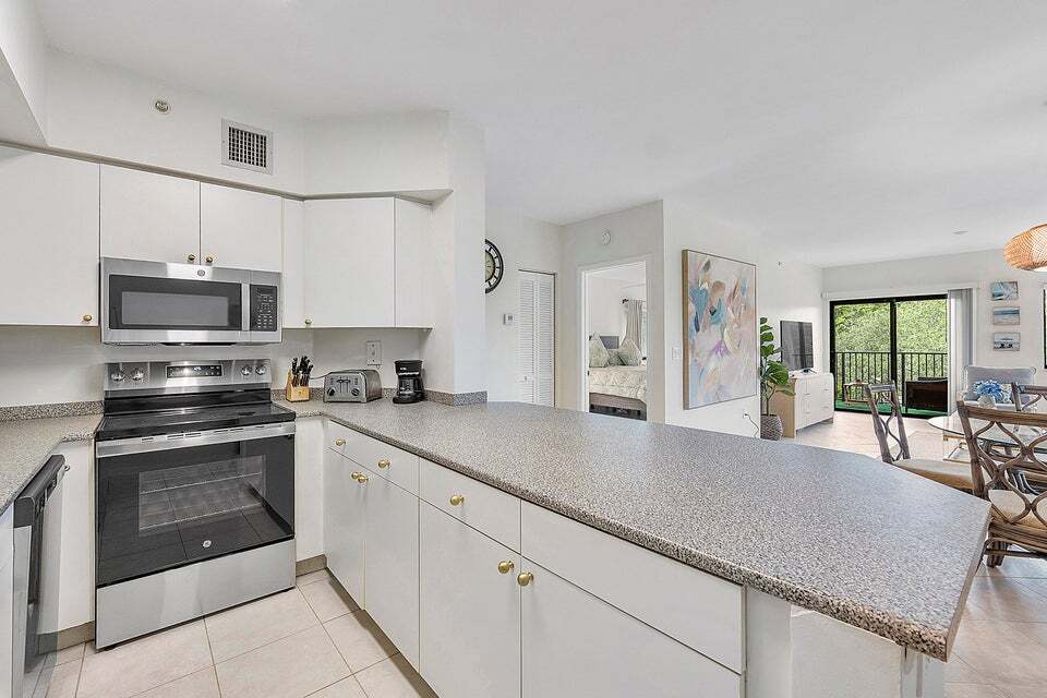 Building Photo - 2105 Lavers Cir