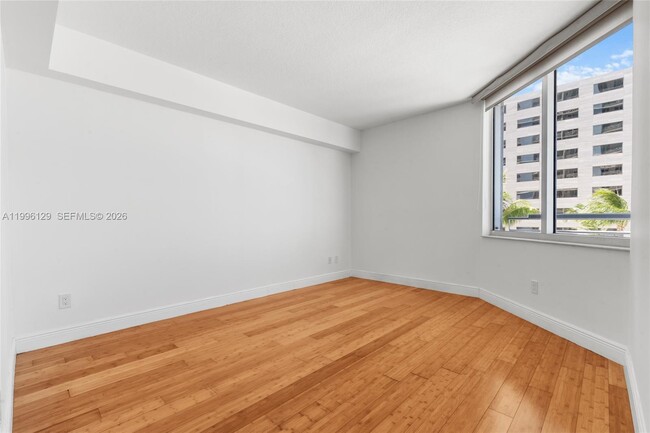 Building Photo - 335 S Biscayne Blvd