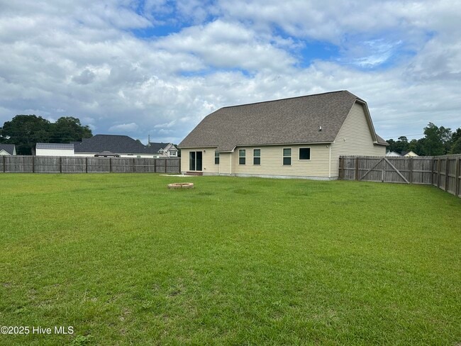 Building Photo - 202 Leeward Landing