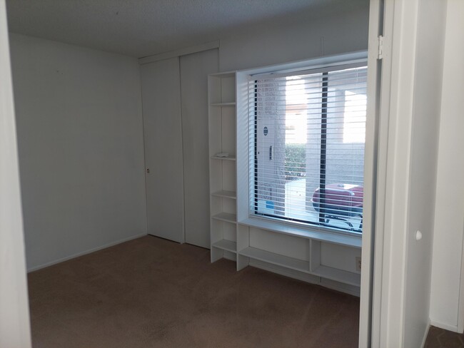 Building Photo - 48663 Stoney Creek Ln