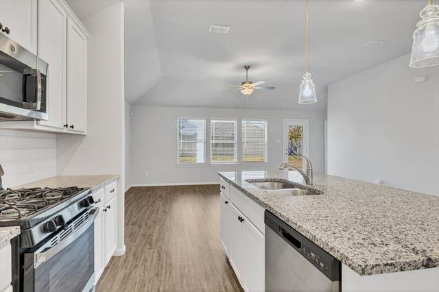 Building Photo - 7161 Red Twig Trl