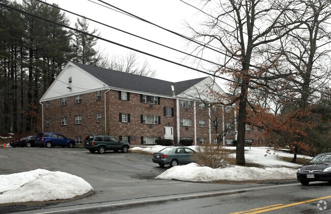 Primary Photo - Grafton Colonial Apartments