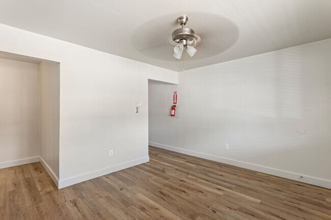 Building Photo - 521nha