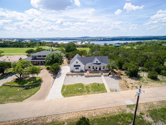 Building Photo - 405 Oak Tree Dr