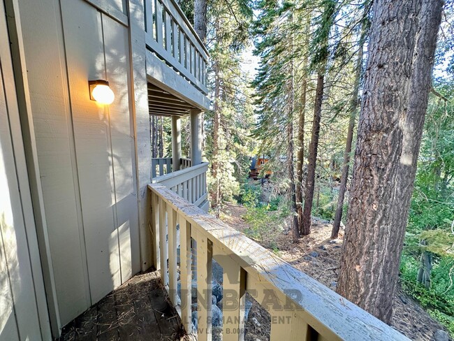 Building Photo - Cozy 2 bedroom on the creek w 1 Car Garage!
