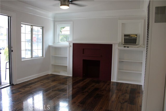 Building Photo - 1655 W 39th St