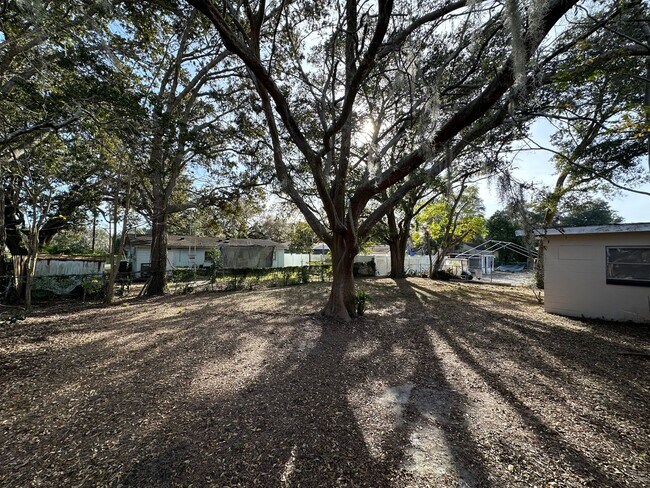 Building Photo - 2 Bedroom, 1 Bath Duplex in Leesburg!