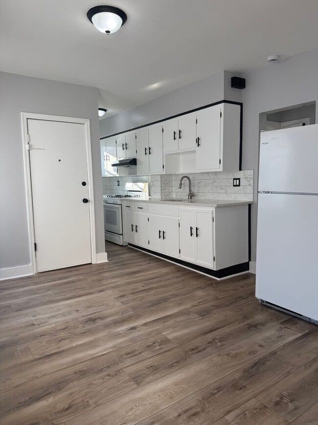 Building Photo - 253 Ampere Pkwy