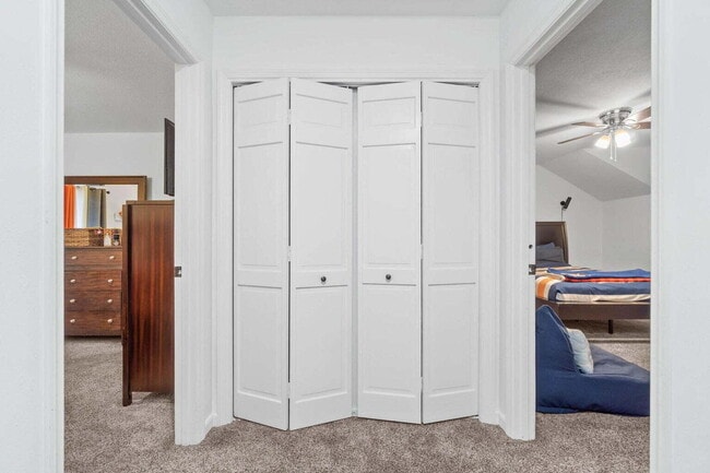 Building Photo - 216 Cloverdale Blvd