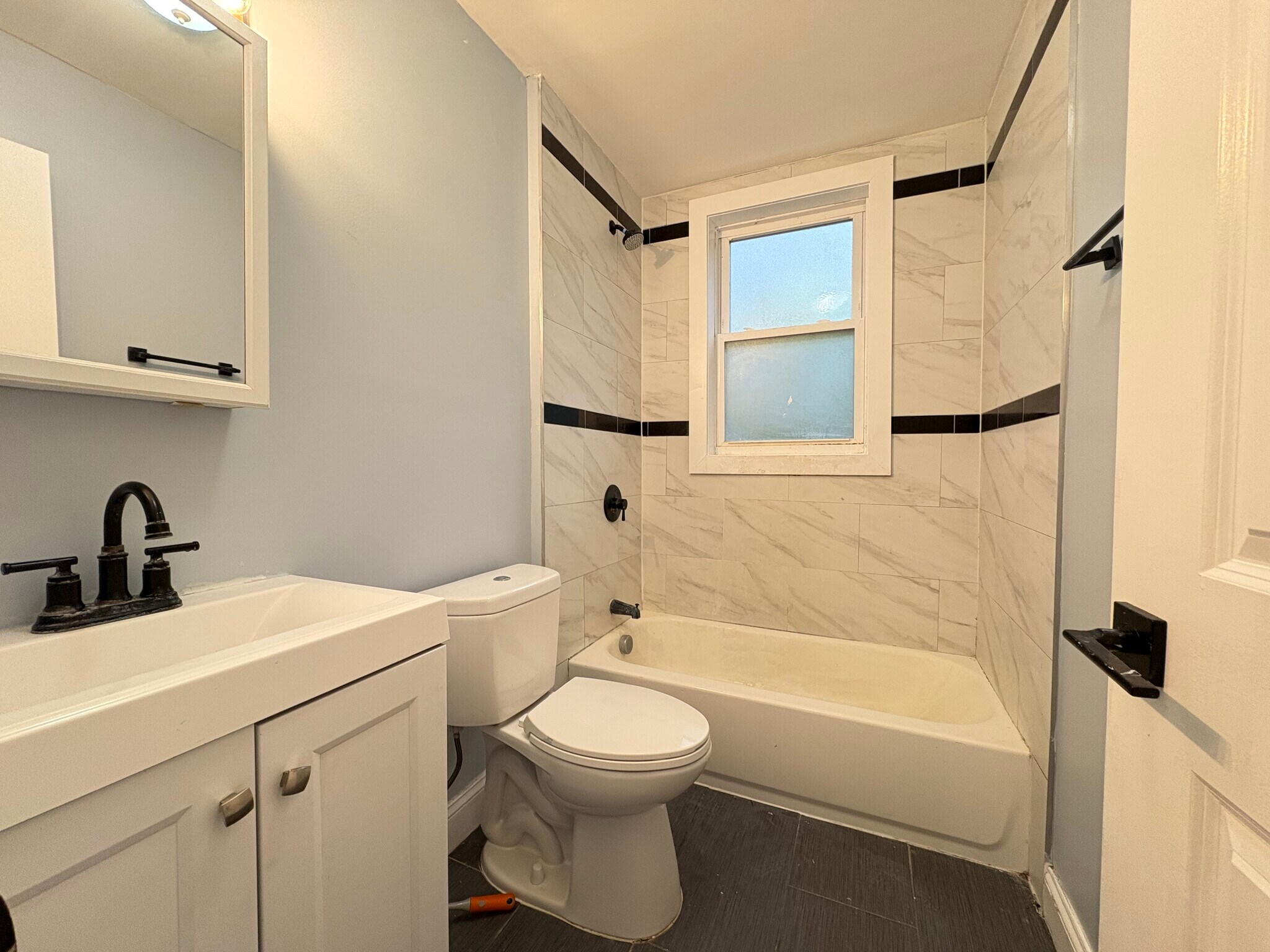 61 Linden Ave 4 - 69 Linden Ave