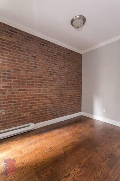 Building Photo - 72 W 108th St