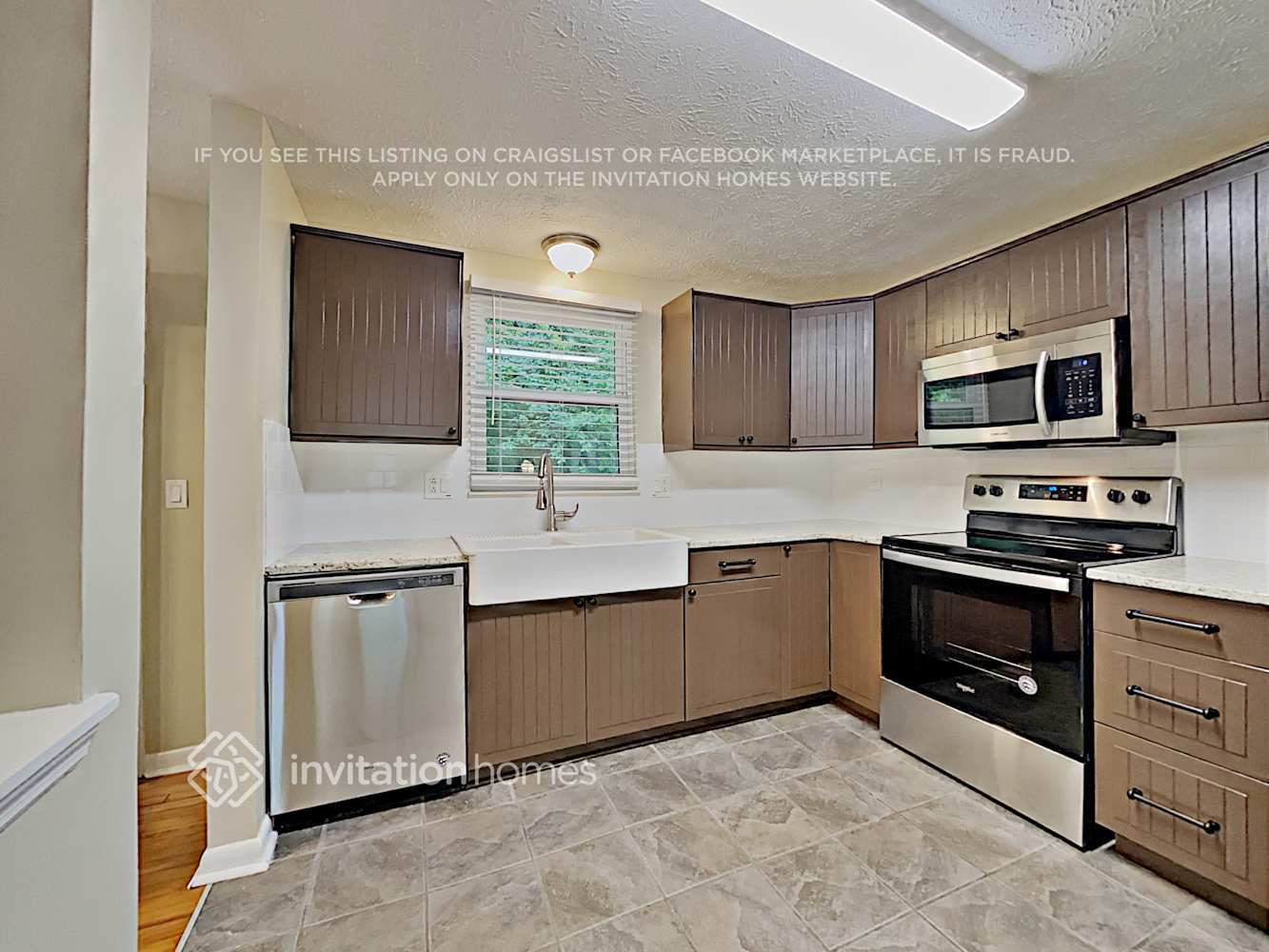 Building Photo - 390 Hembree Forest Cir