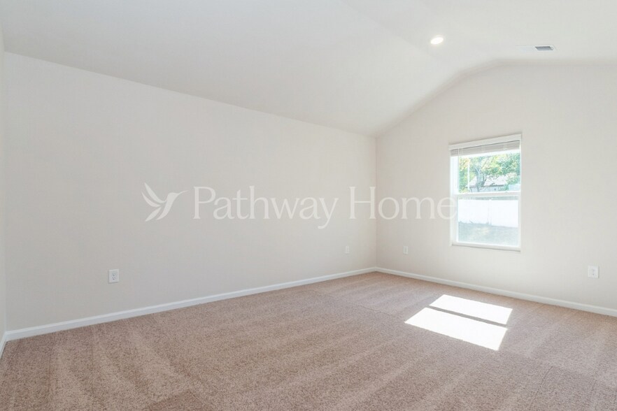 Building Photo - 6248 Lowe Ln