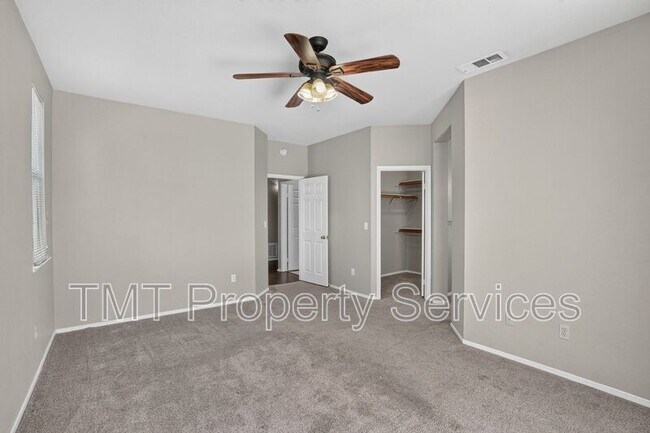 Building Photo - 8874 Mandalay Way
