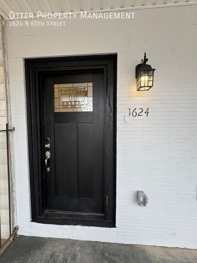 Building Photo - 1624 N 60th St