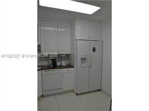 Building Photo - 2030 S Ocean Dr