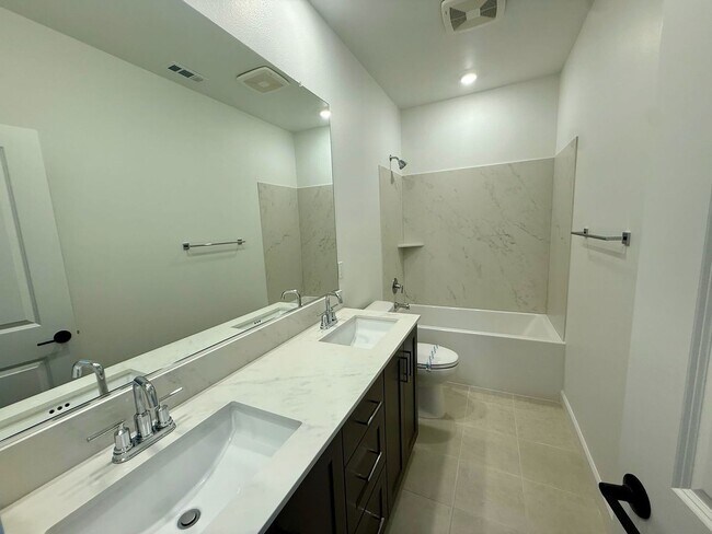 Building Photo - LIVE IN A NEW HOME!