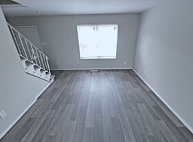 Building Photo - The Groves Apartments and Townhomes