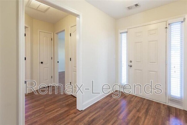 Building Photo - 947 Haymon Dr