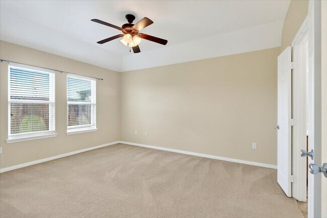 Building Photo - 6018 Tapestry Dr