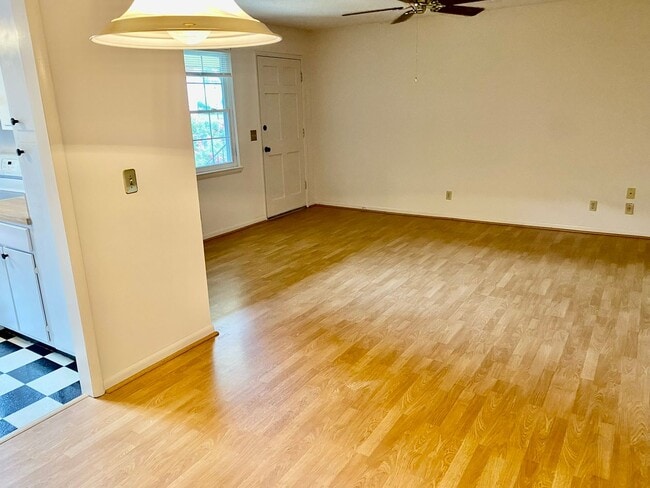 Building Photo - 544 Wimbledon Ct