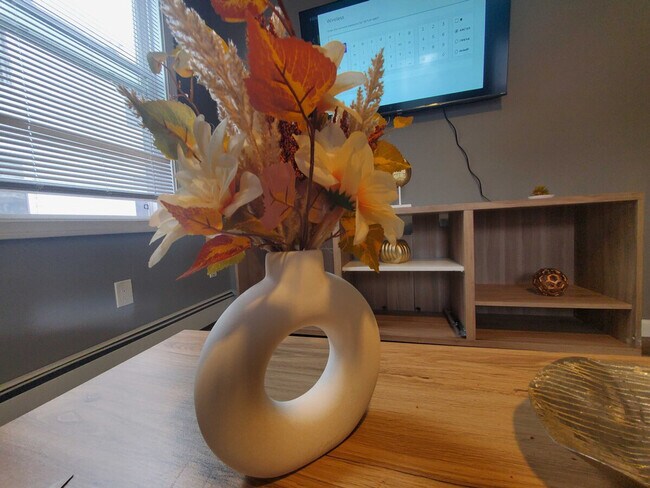 Building Photo - 30 Maynard St