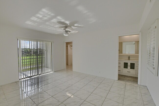 Building Photo - 224 Capri E