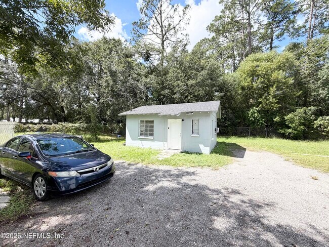 Building Photo - 2056 Navaho Ave
