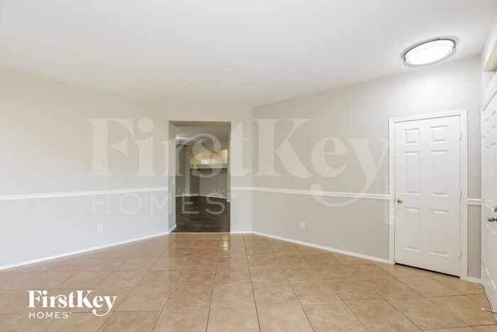 Building Photo - 5616 S 55th Ln