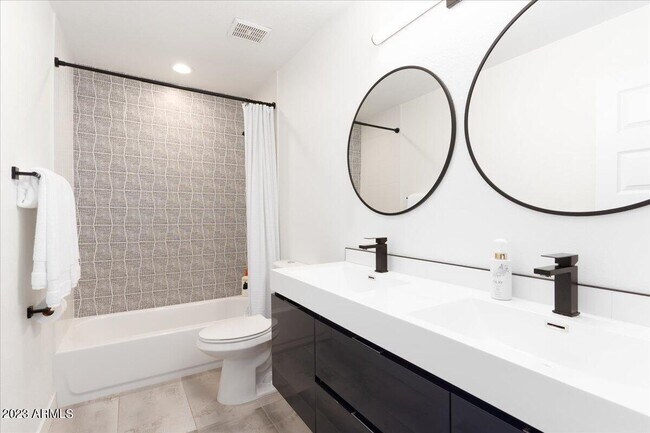 Building Photo - 11601 N 50th Pl