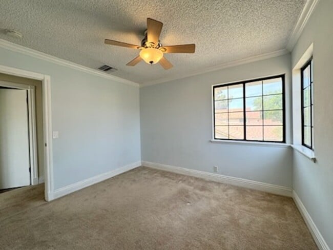 Building Photo - Please contact Vaughn Realty to set up an ...