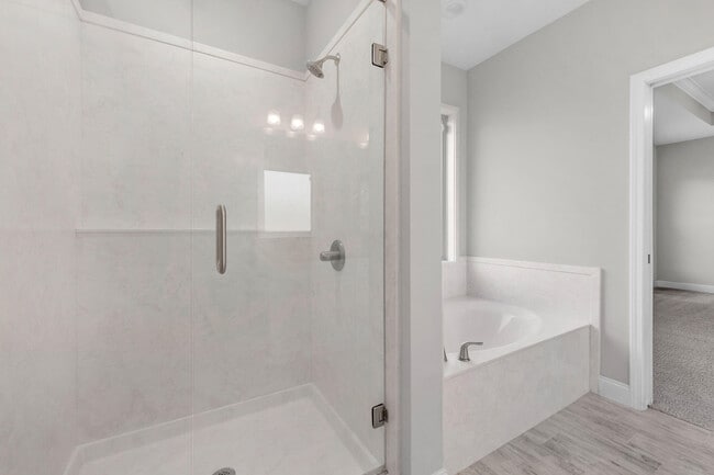 Building Photo - 702 Shady Ln Dr