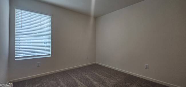 Building Photo - 304 Hynes Dr
