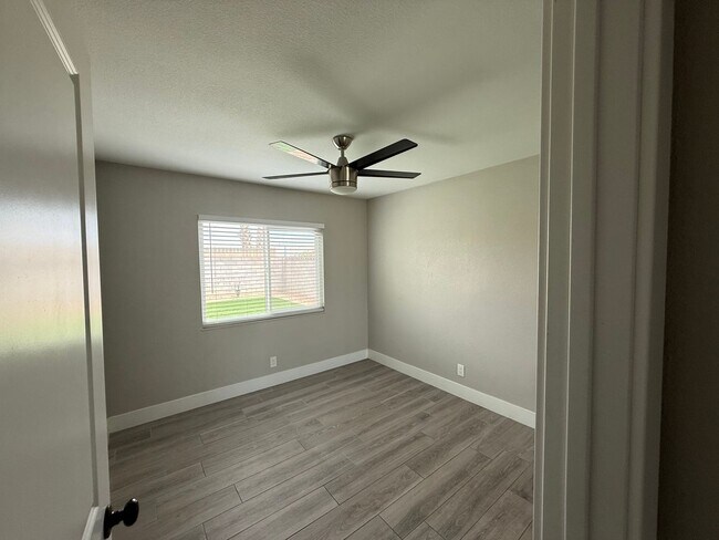 Building Photo - Modern Remodeled Home in Spring Valley