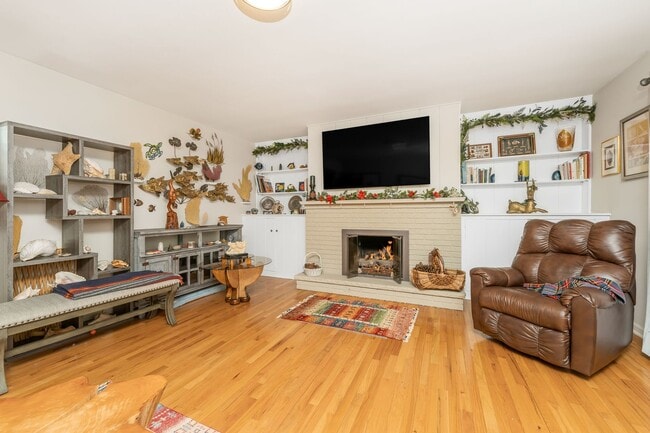 Building Photo - Four Bedroom Home in Portage