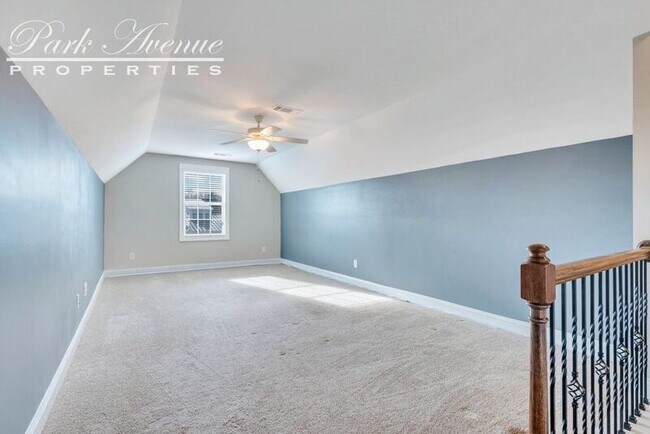 Building Photo - 444 Trillium Way