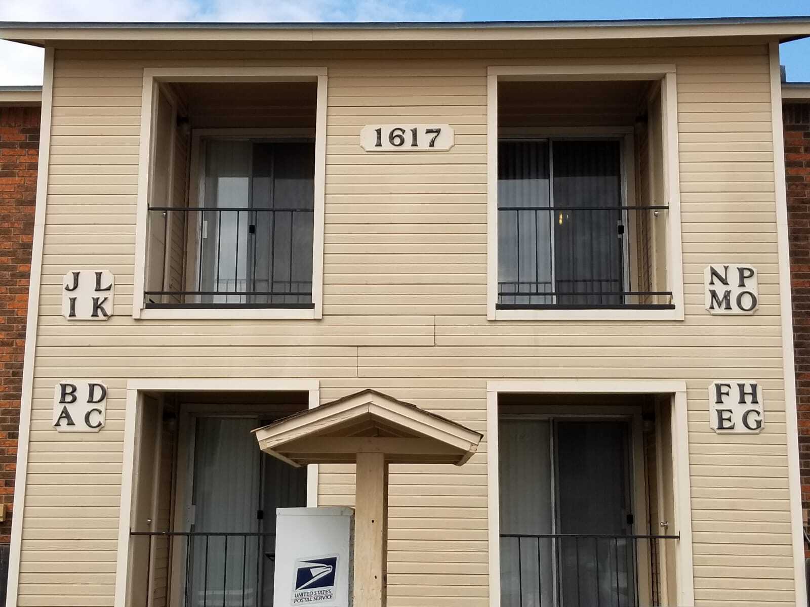 Building Photo - 1617 N Main St