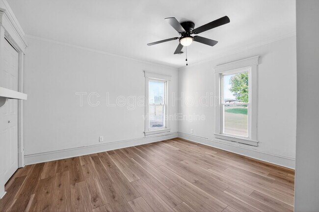 Building Photo - 2113 Goff Ave