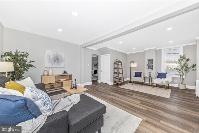 Building Photo - 2905 Goodwood Rd
