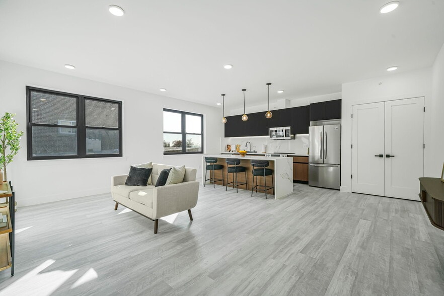 Building Photo - 4610 Kennedy Blvd