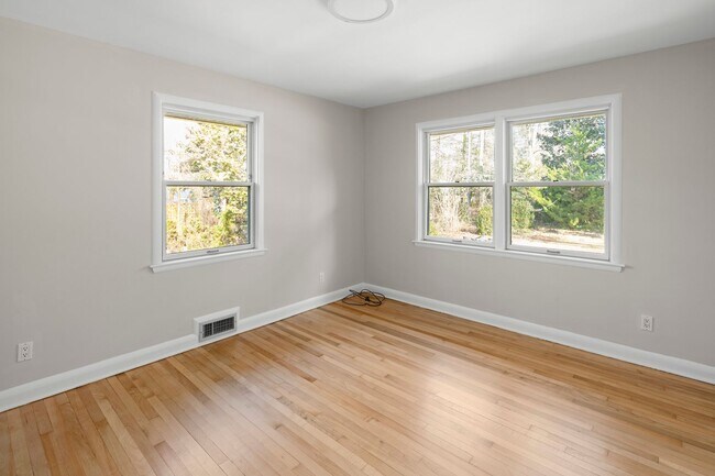 Building Photo - Biltmore Forest Home