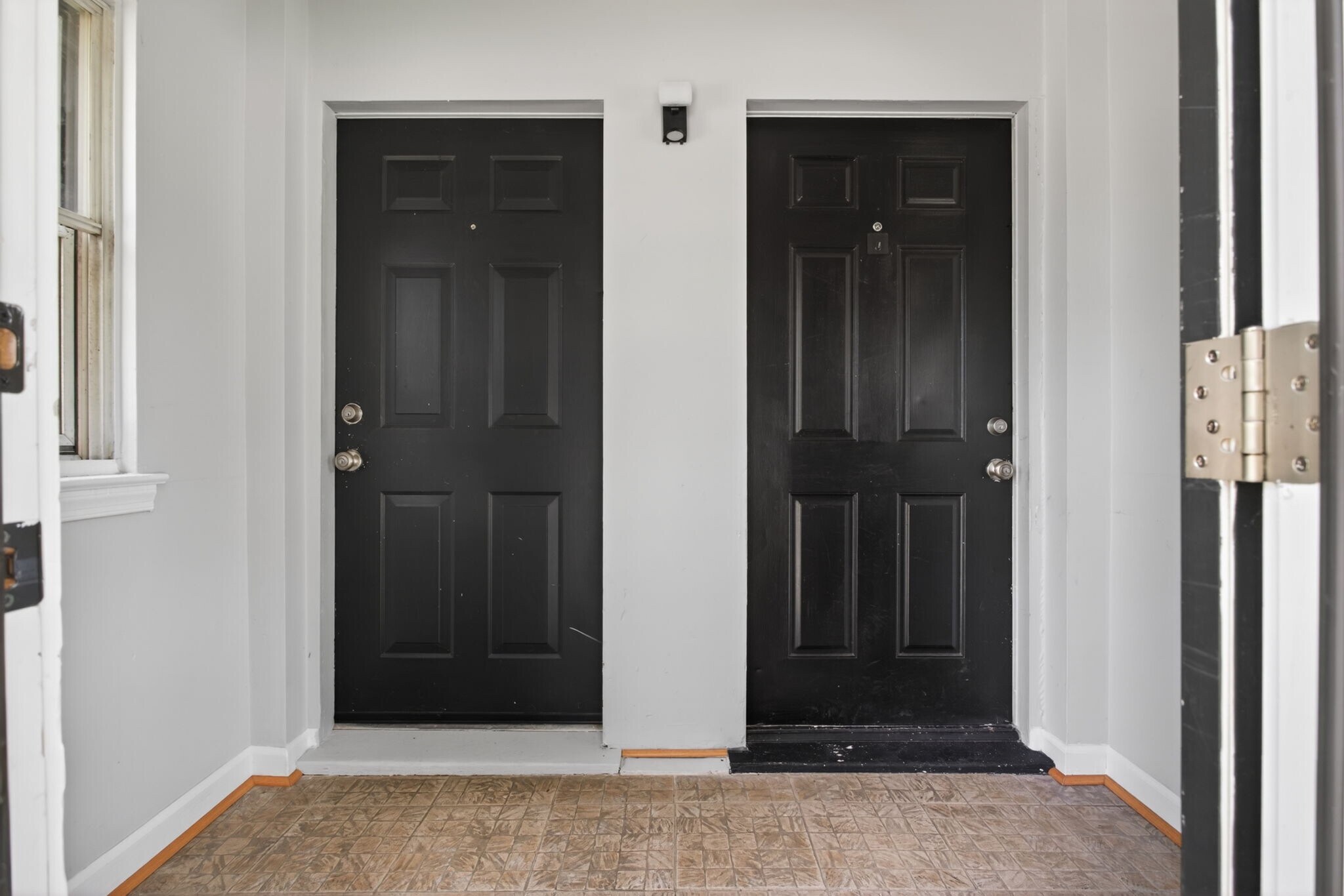 foyer - 404 Roselynn Ln