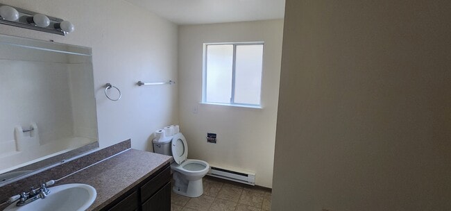 Building Photo - 521 159th St E