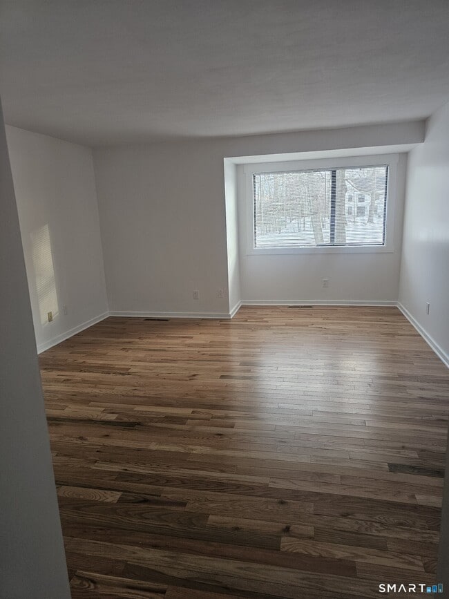 Building Photo - 663 N Trail