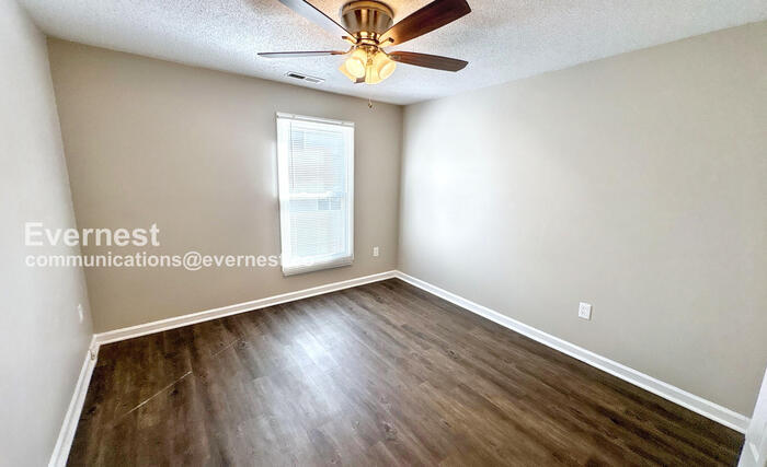 Building Photo - 2113 Stapp Dr NE