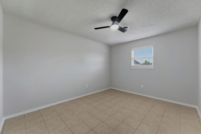 Building Photo - 1247 W Sunset Dr