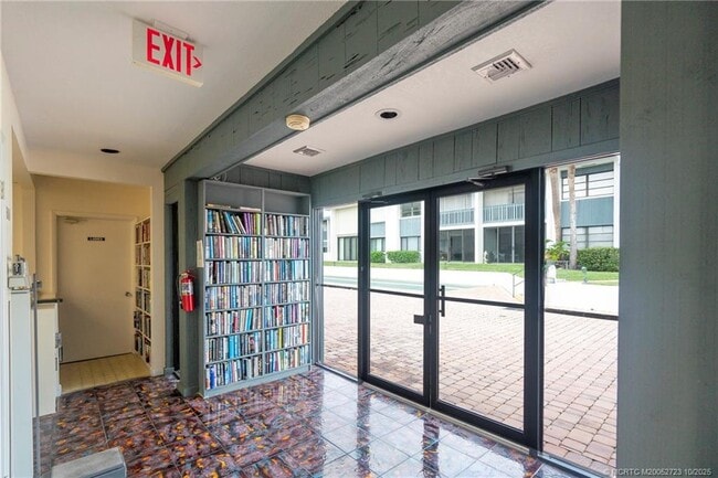 Building Photo - 175 SE St Lucie Blvd