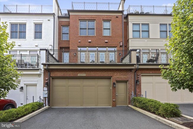 Building Photo - 10777 Symphony Park Dr