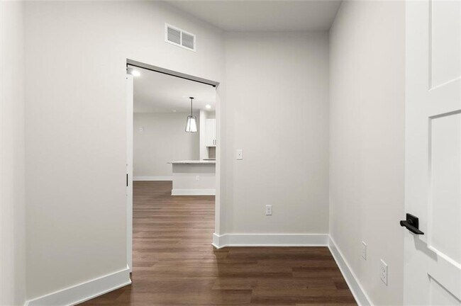 Building Photo - 2648 Sandy Plains Rd